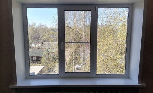 Установить  пластиковое окно